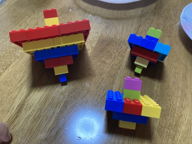 レゴでアレンジシリーズ レゴで簡単 クルクル回るコマの作り方 チョキママゆりの思考部屋