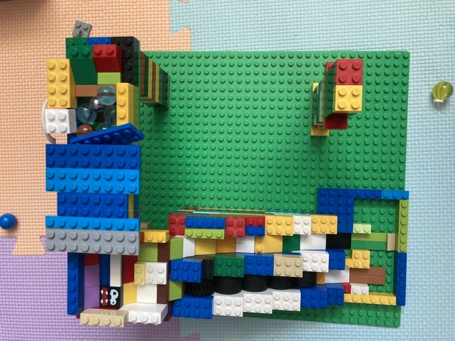 LEGOでビー玉転がしを作ったよ！（簡単ショートバージョン）